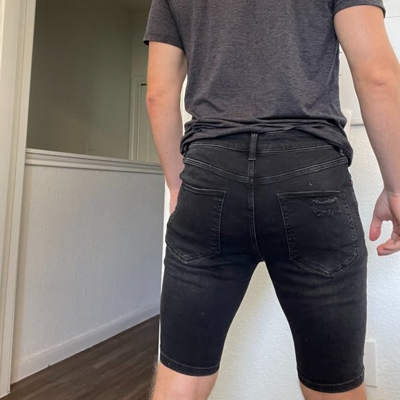 ASOS Slim denim shorts with rips in washed black - Picture 3 of 4